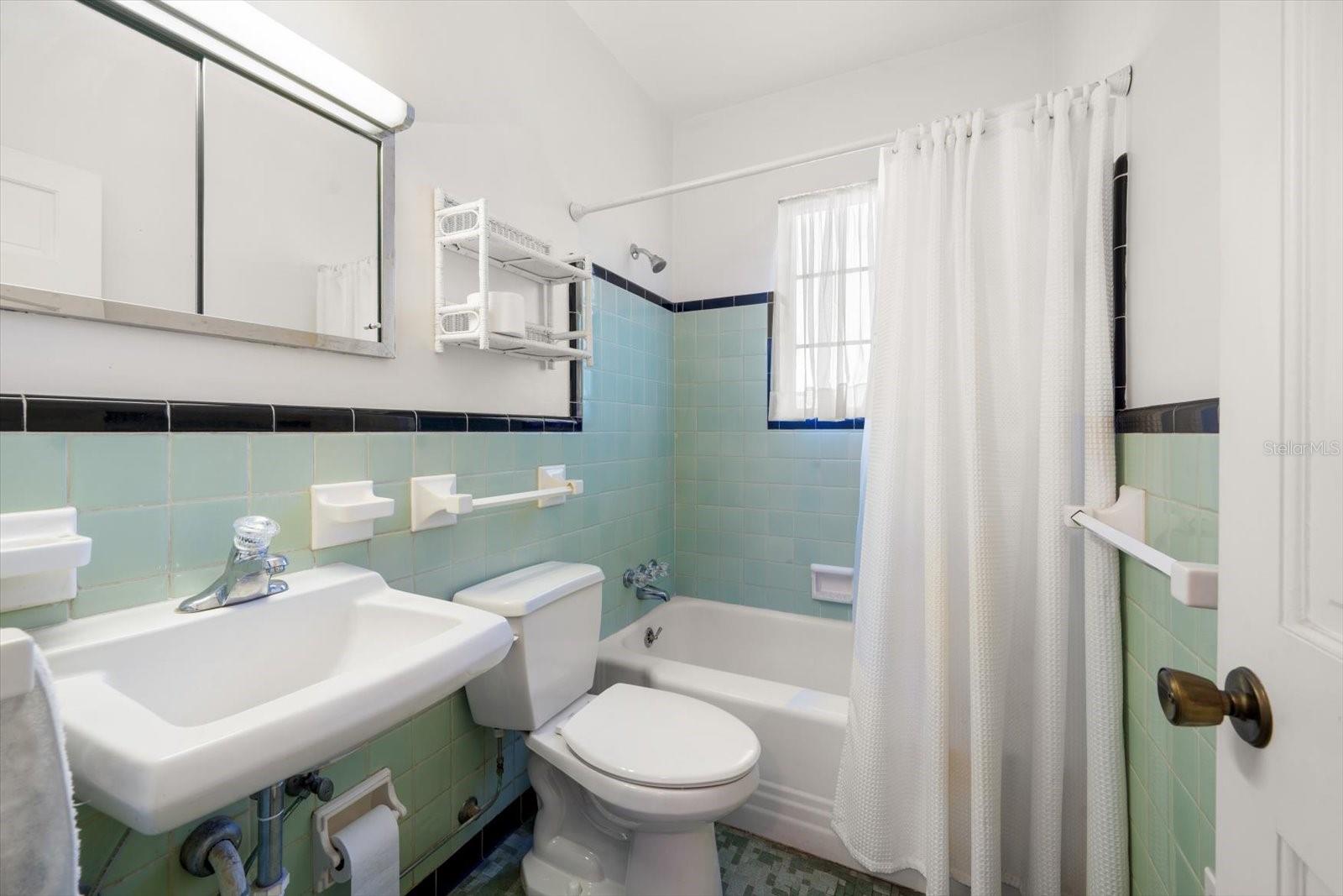 Image 22 of 39 For 1524 Maple Street