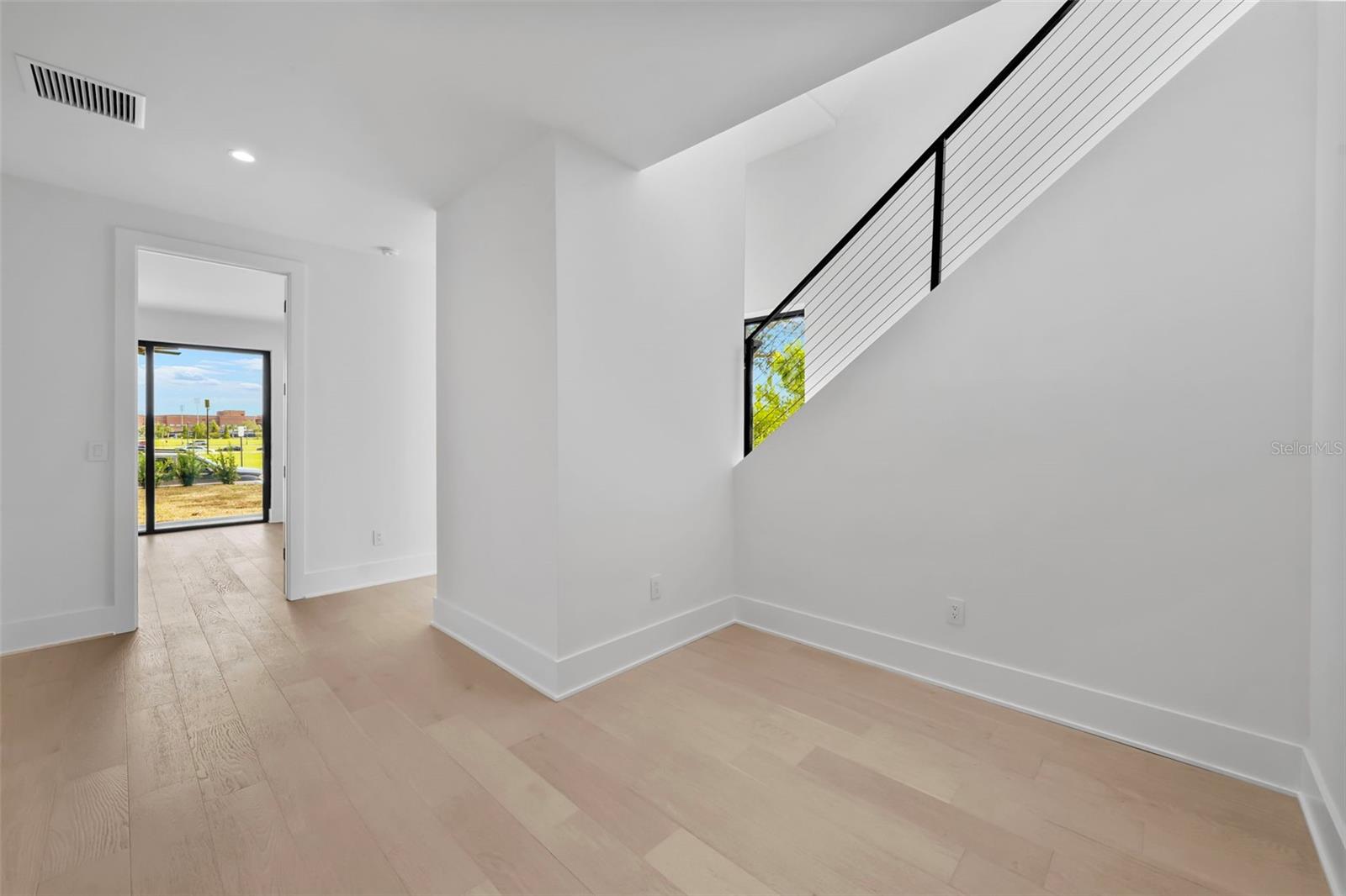 Image 13 of 97 For 501 Ross Avenue 1