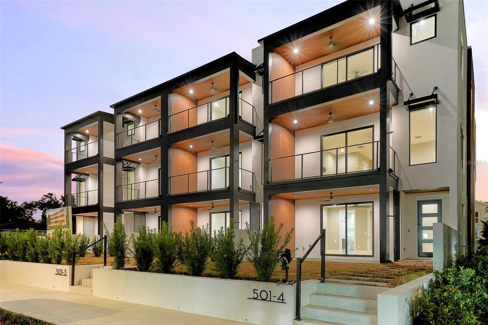 Image 2 of 97 For 501 Ross Avenue 1