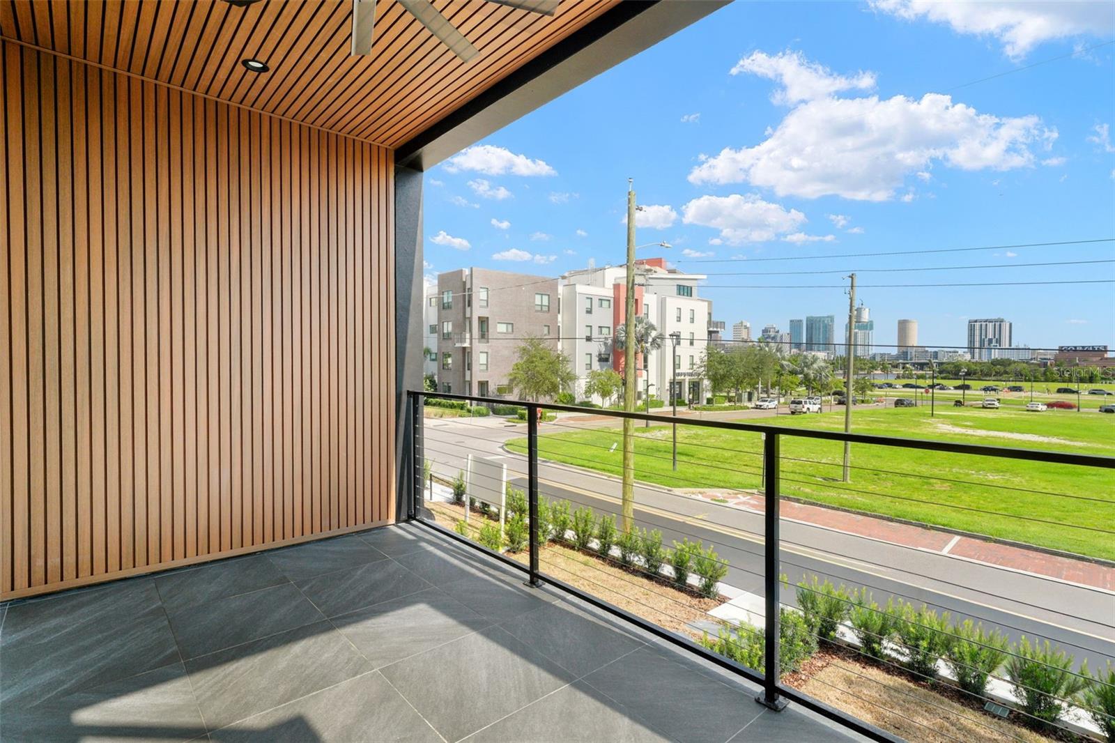 Image 30 of 97 For 501 Ross Avenue 1