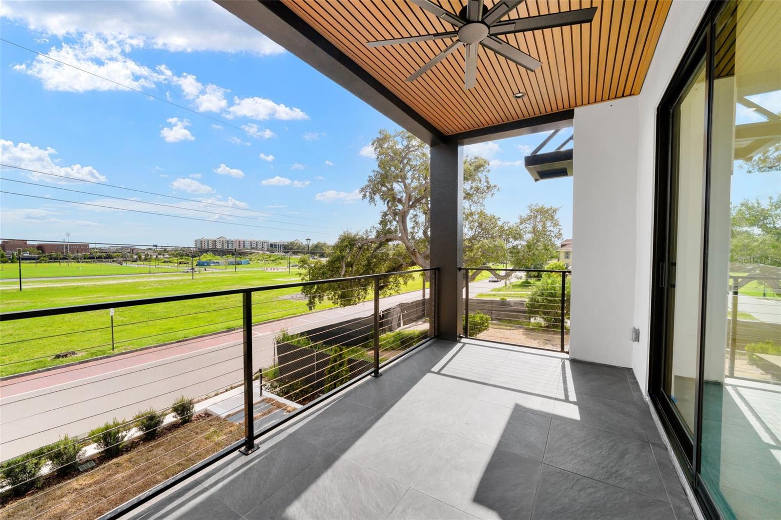 Image 32 of 97 For 501 Ross Avenue 1