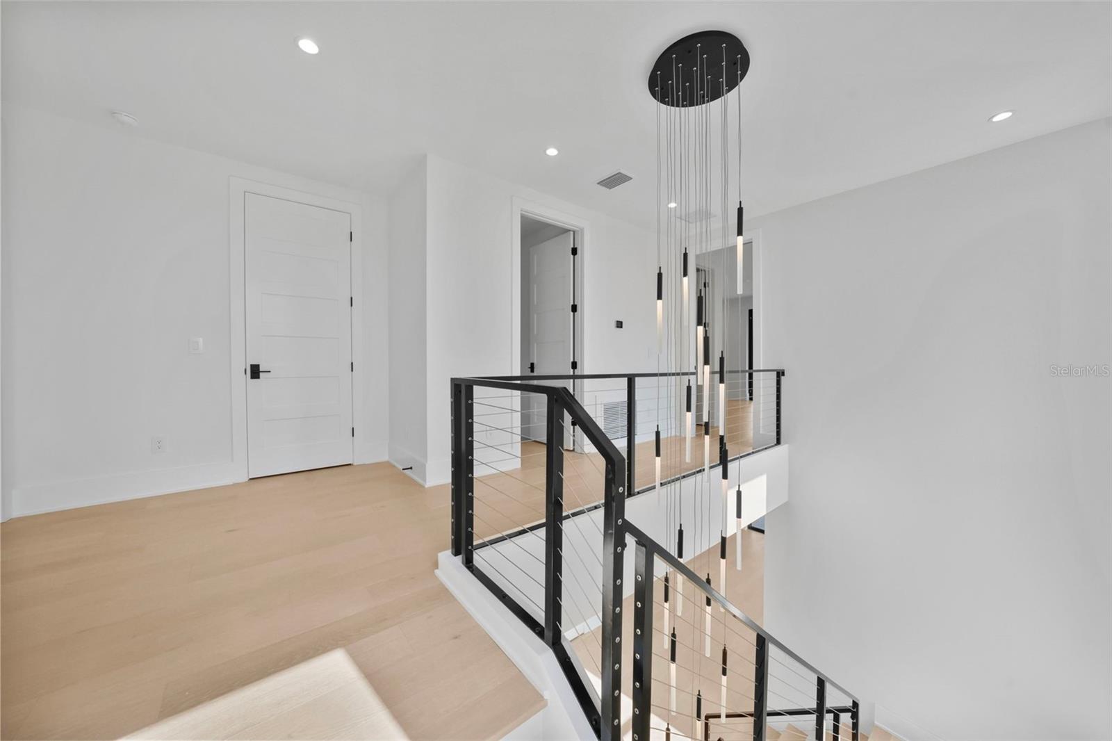 Image 46 of 97 For 501 Ross Avenue 1