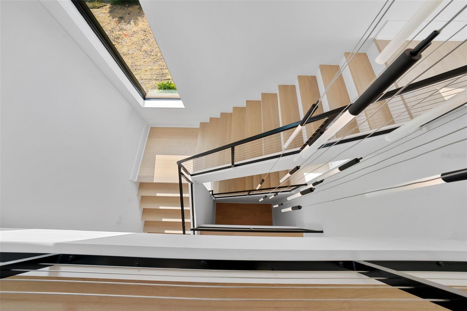 Image 56 of 97 For 501 Ross Avenue 1