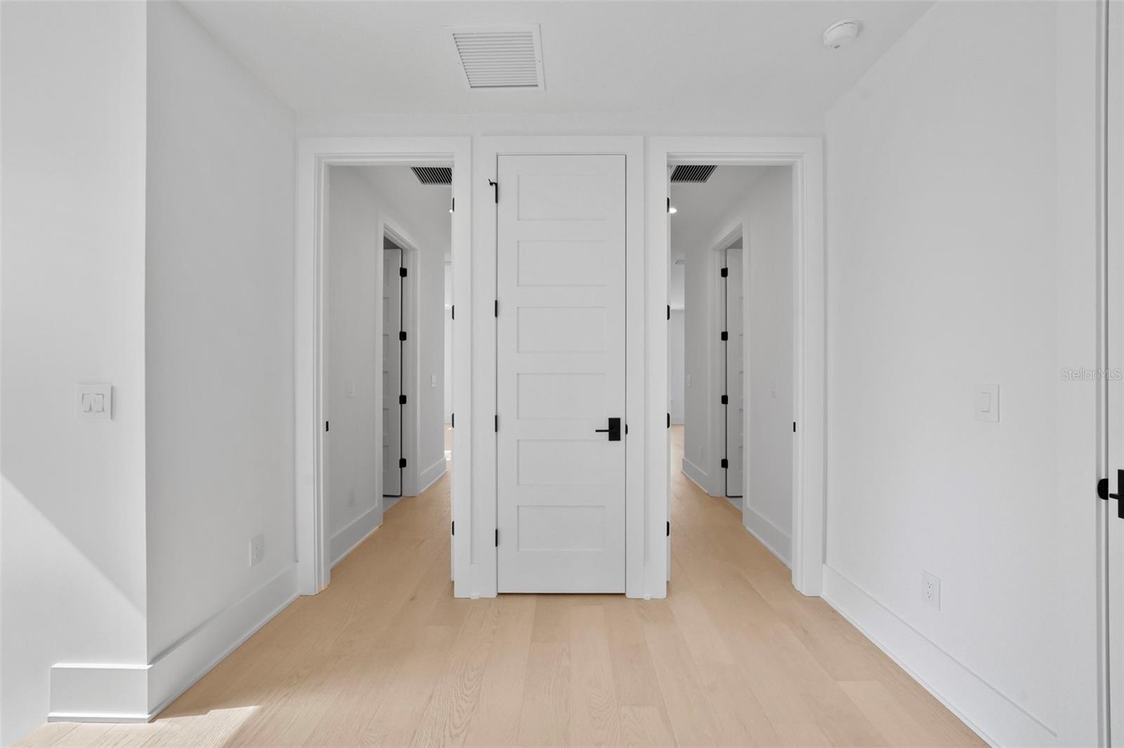 Image 57 of 97 For 501 Ross Avenue 1