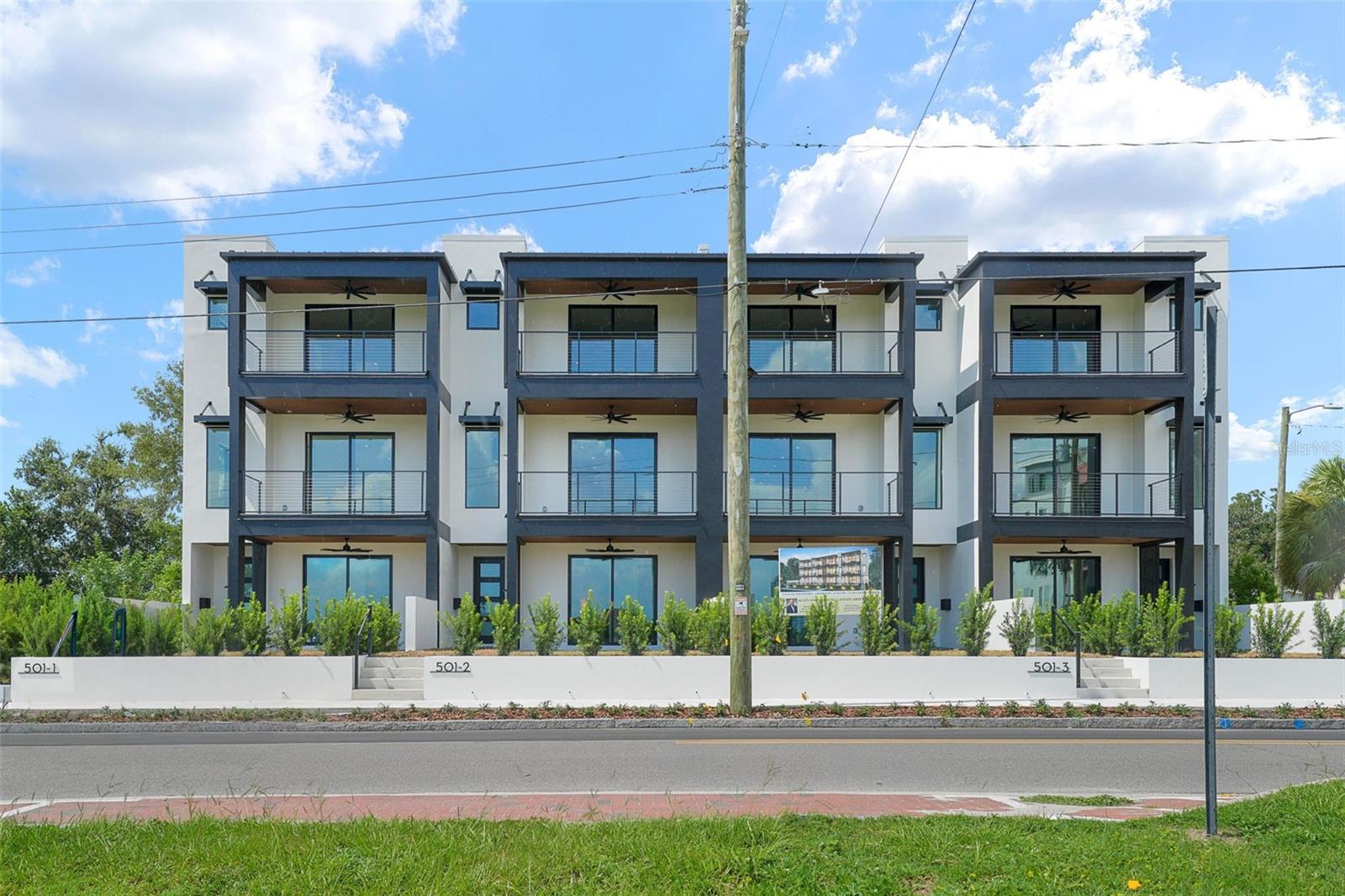 Image 73 of 97 For 501 Ross Avenue 1