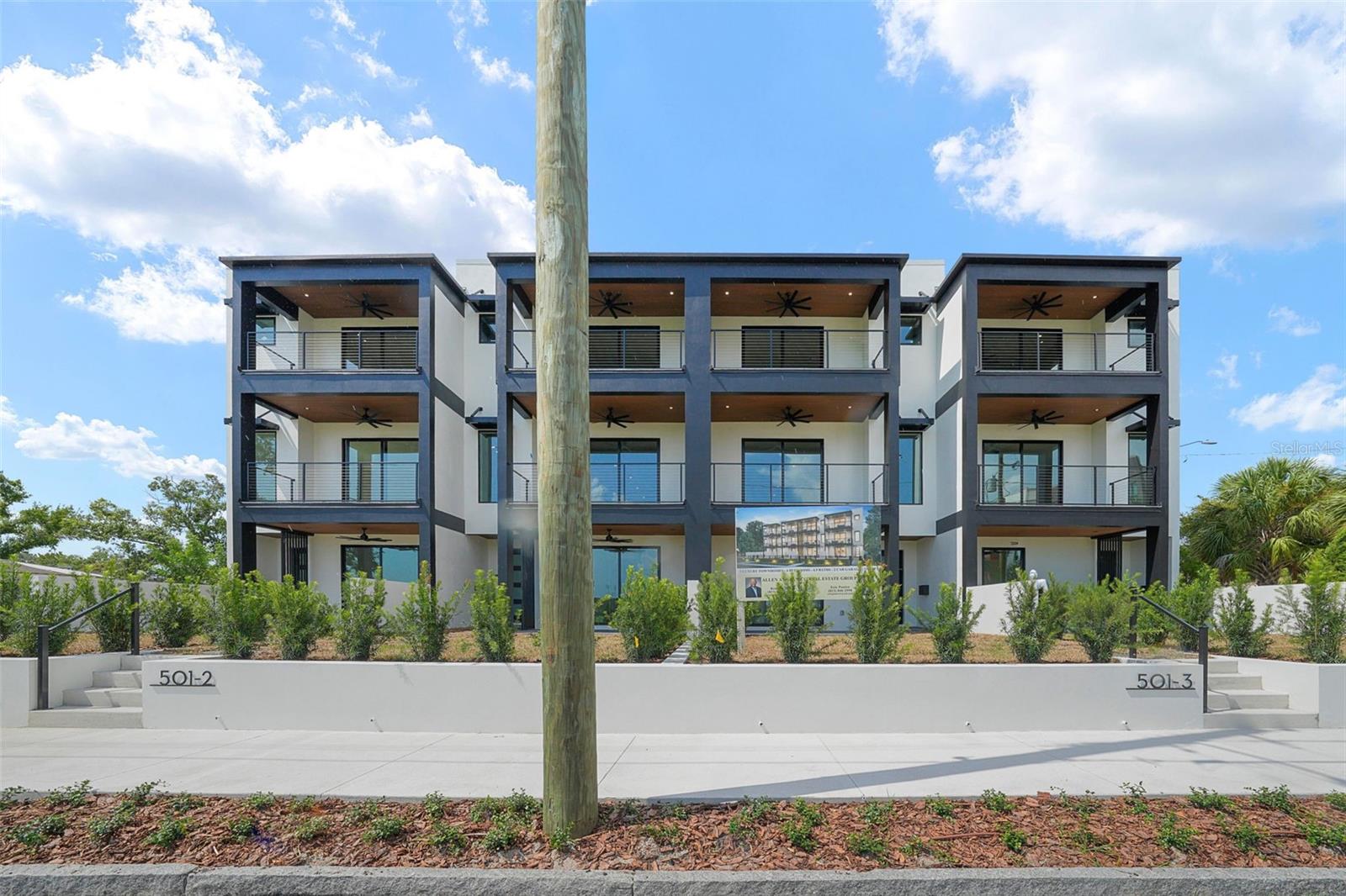 Image 74 of 97 For 501 Ross Avenue 1