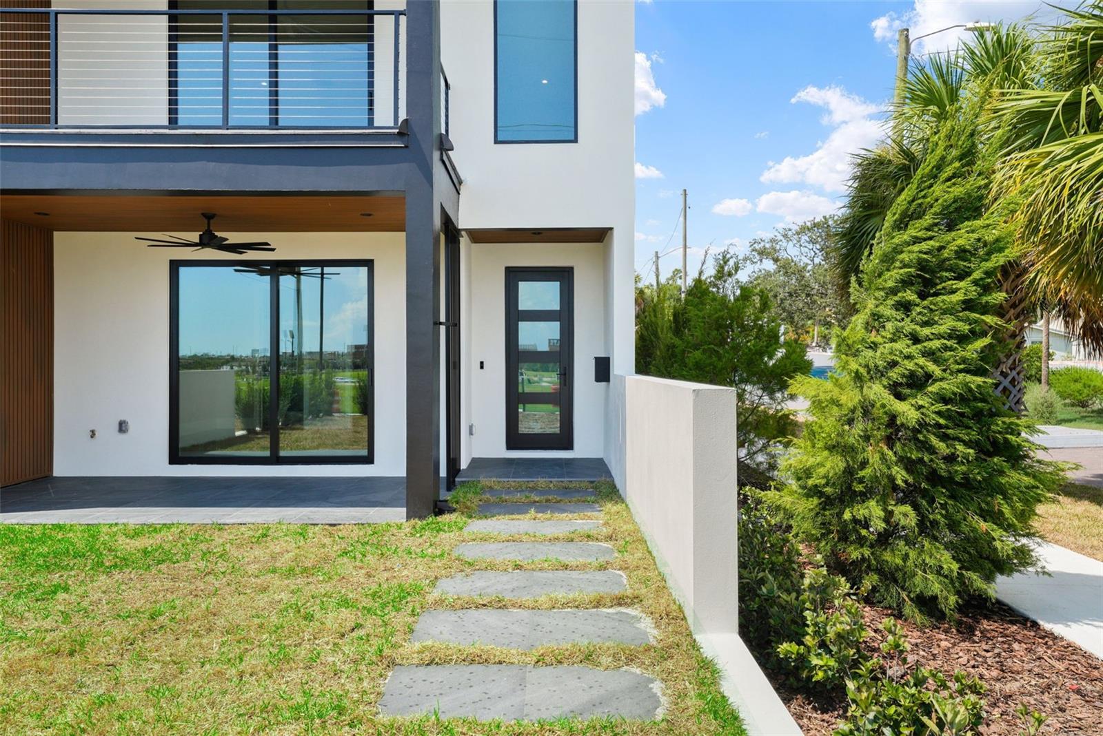 Image 83 of 97 For 501 Ross Avenue 1