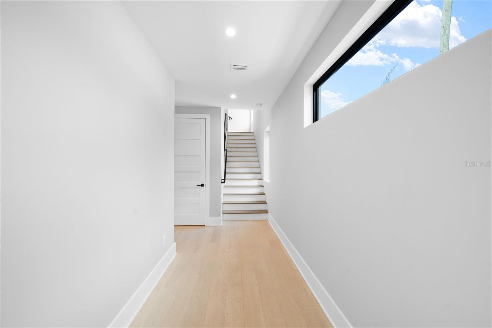 Image 86 of 97 For 501 Ross Avenue 1