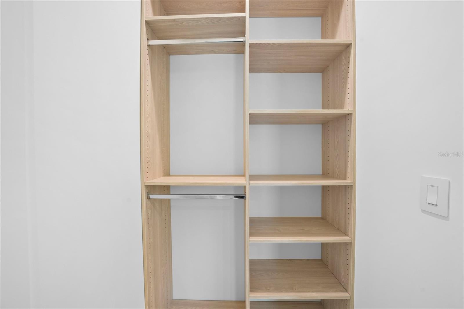 Image 90 of 97 For 501 Ross Avenue 1