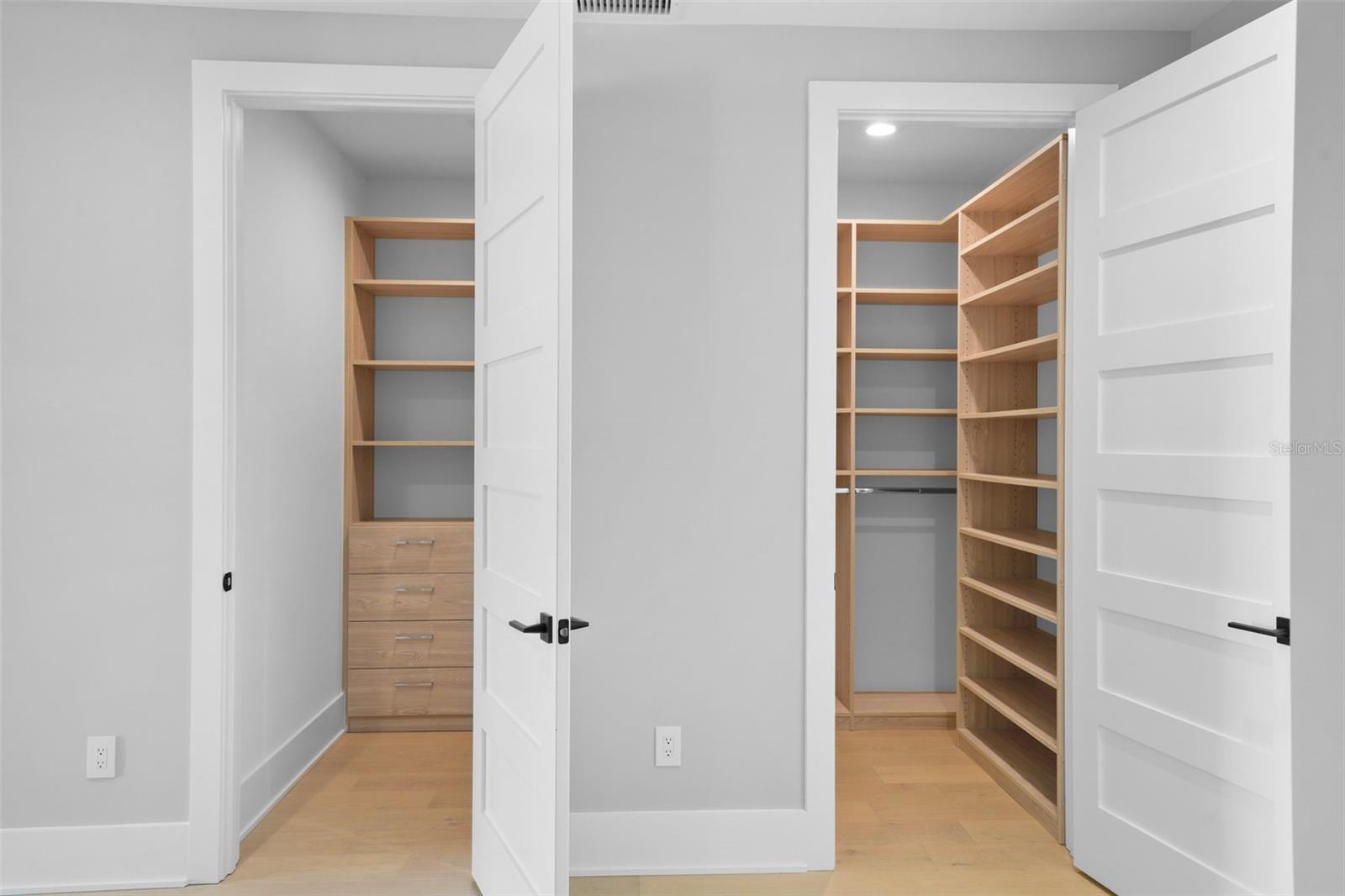 Image 92 of 97 For 501 Ross Avenue 1