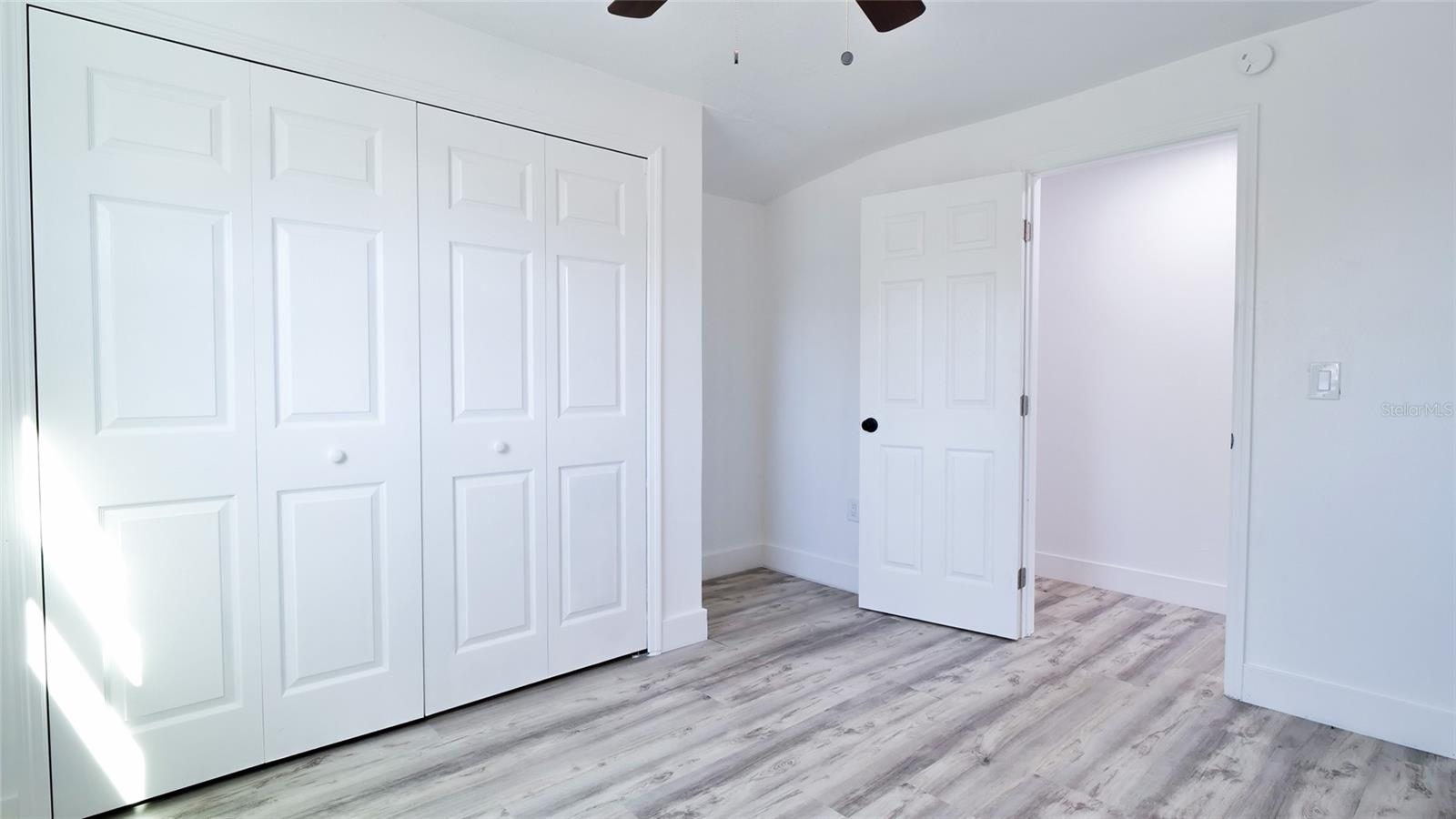 Image 25 of 40 For 3925 Robson Street