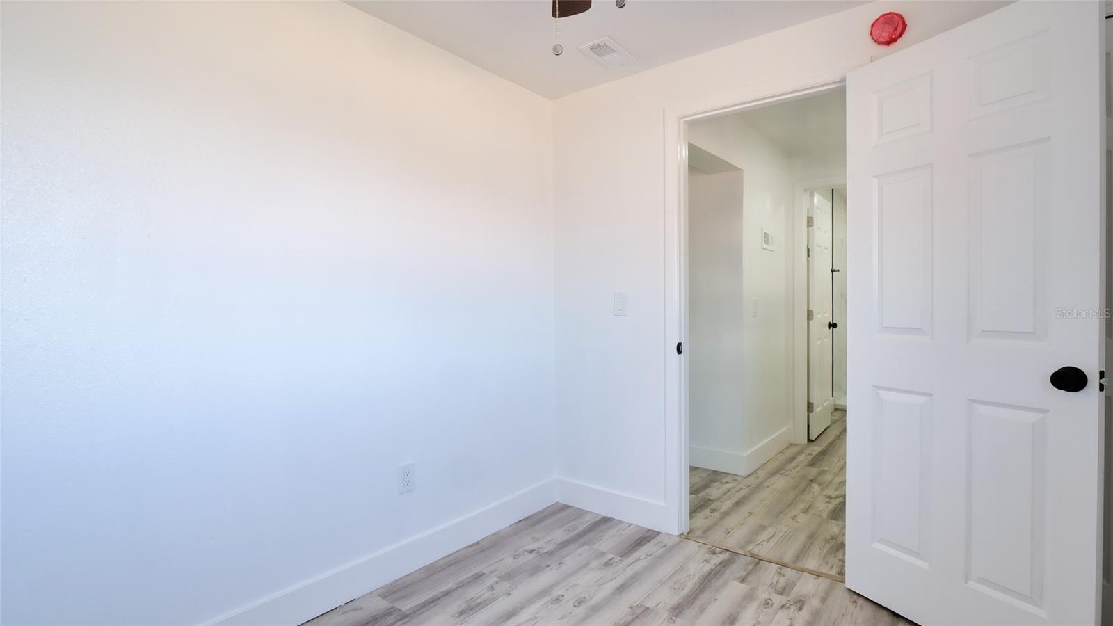 Image 28 of 40 For 3925 Robson Street