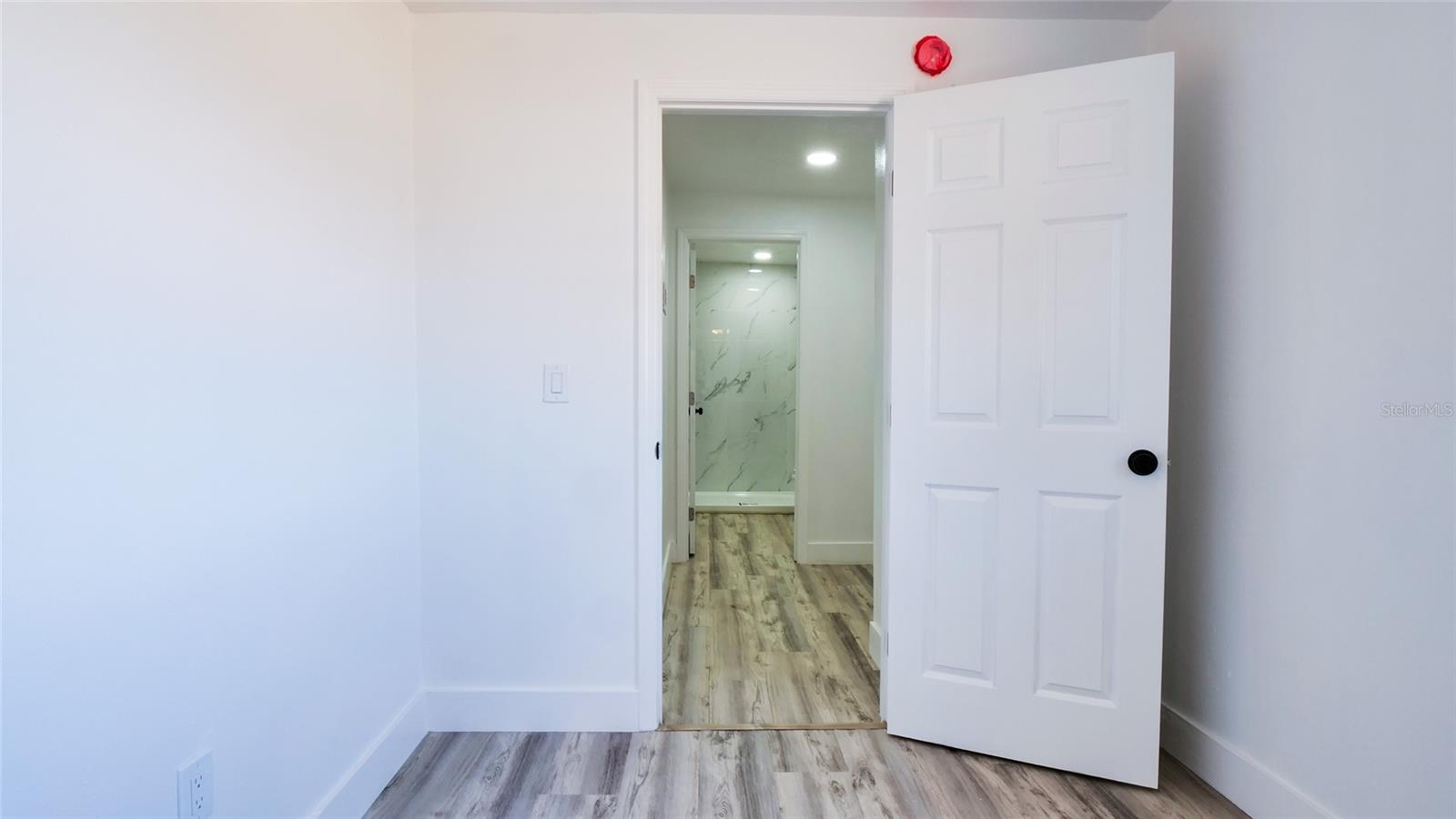 Image 29 of 40 For 3925 Robson Street