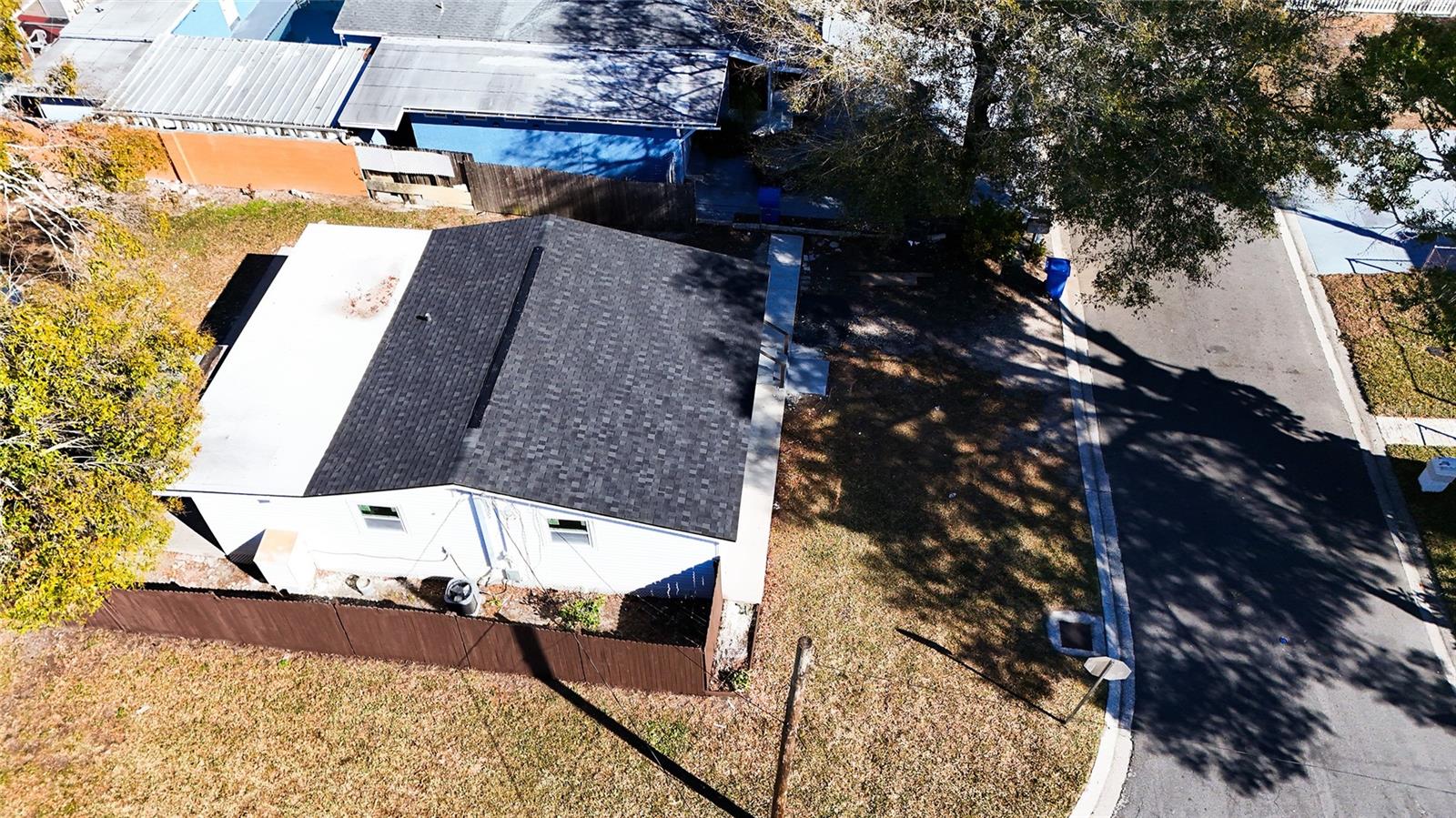 Image 4 of 40 For 3925 Robson Street