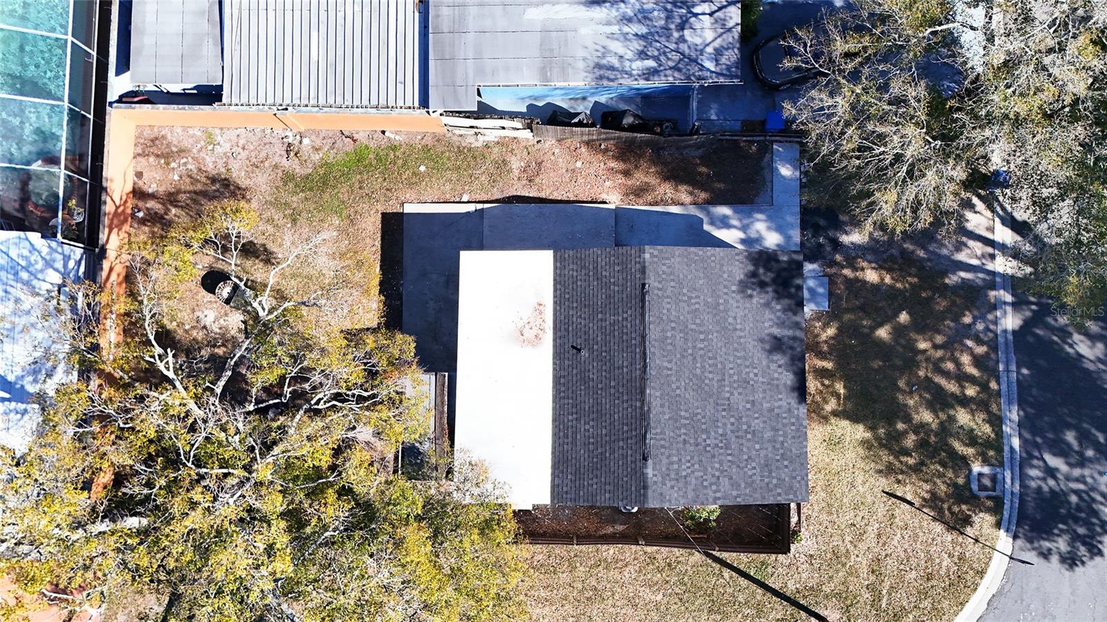 Image 5 of 40 For 3925 Robson Street