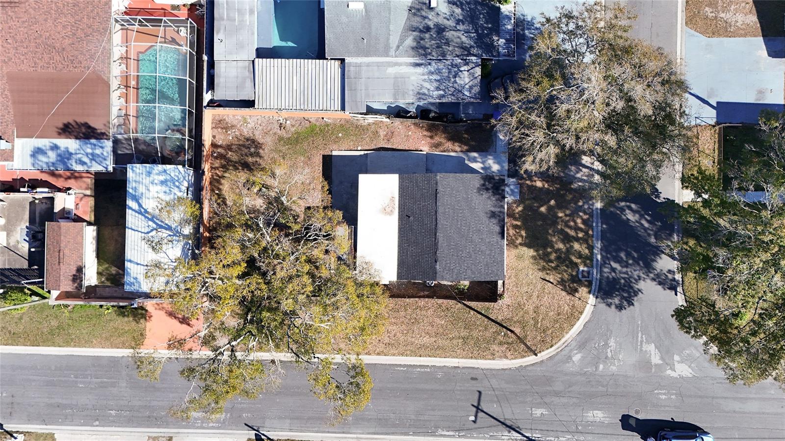 Image 6 of 40 For 3925 Robson Street