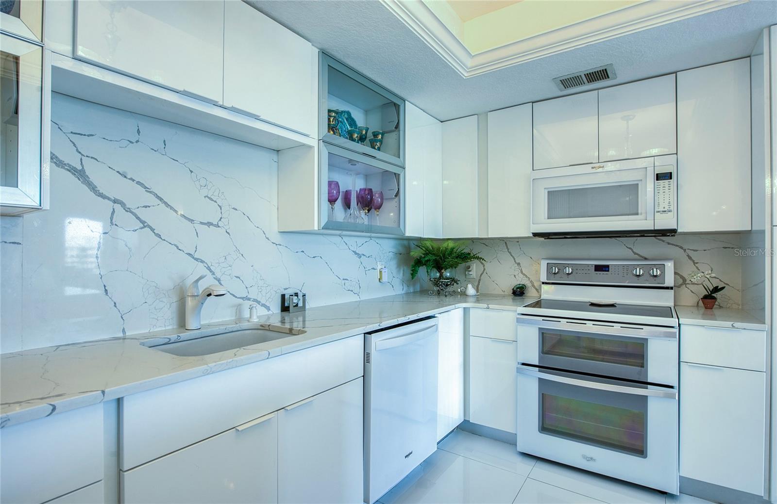 Image 14 of 73 For 8 Belleview Boulevard 702