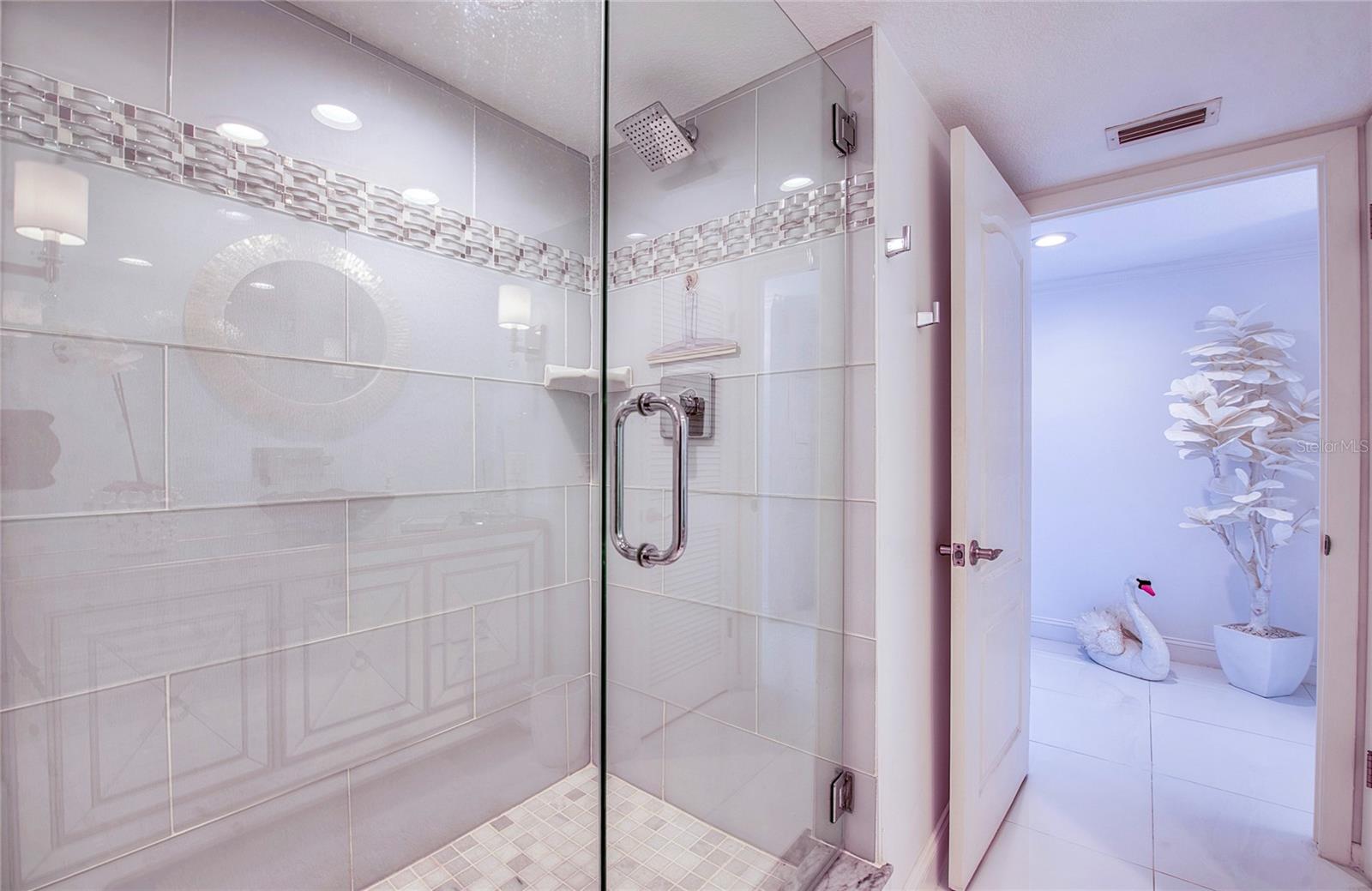 Image 48 of 73 For 8 Belleview Boulevard 702