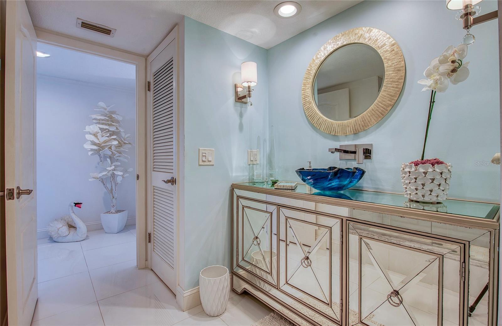 Image 49 of 73 For 8 Belleview Boulevard 702