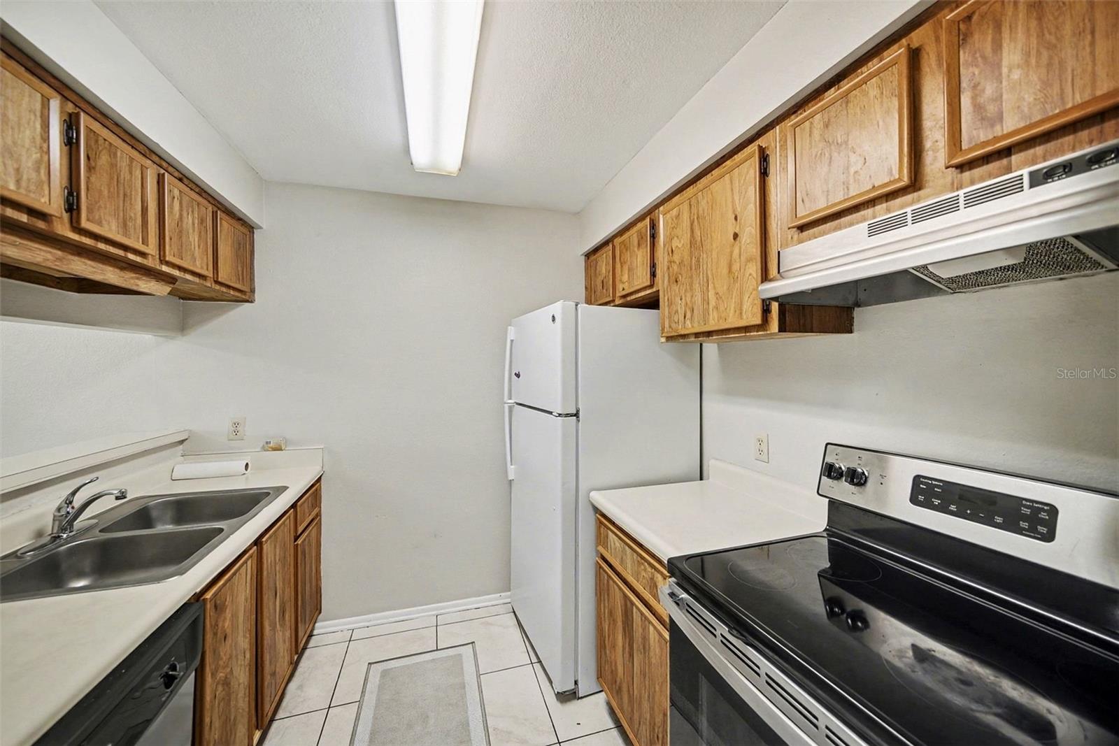 Image 12 of 32 For 14312 Hanging Moss Circle 101