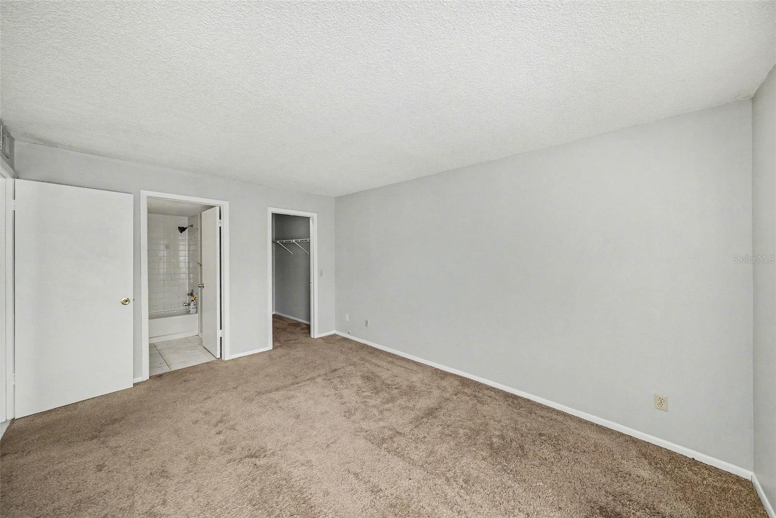 Image 17 of 32 For 14312 Hanging Moss Circle 101