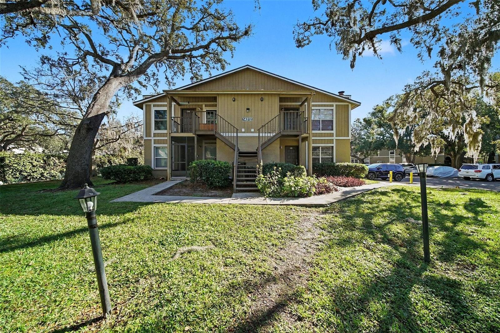 Image 25 of 32 For 14312 Hanging Moss Circle 101