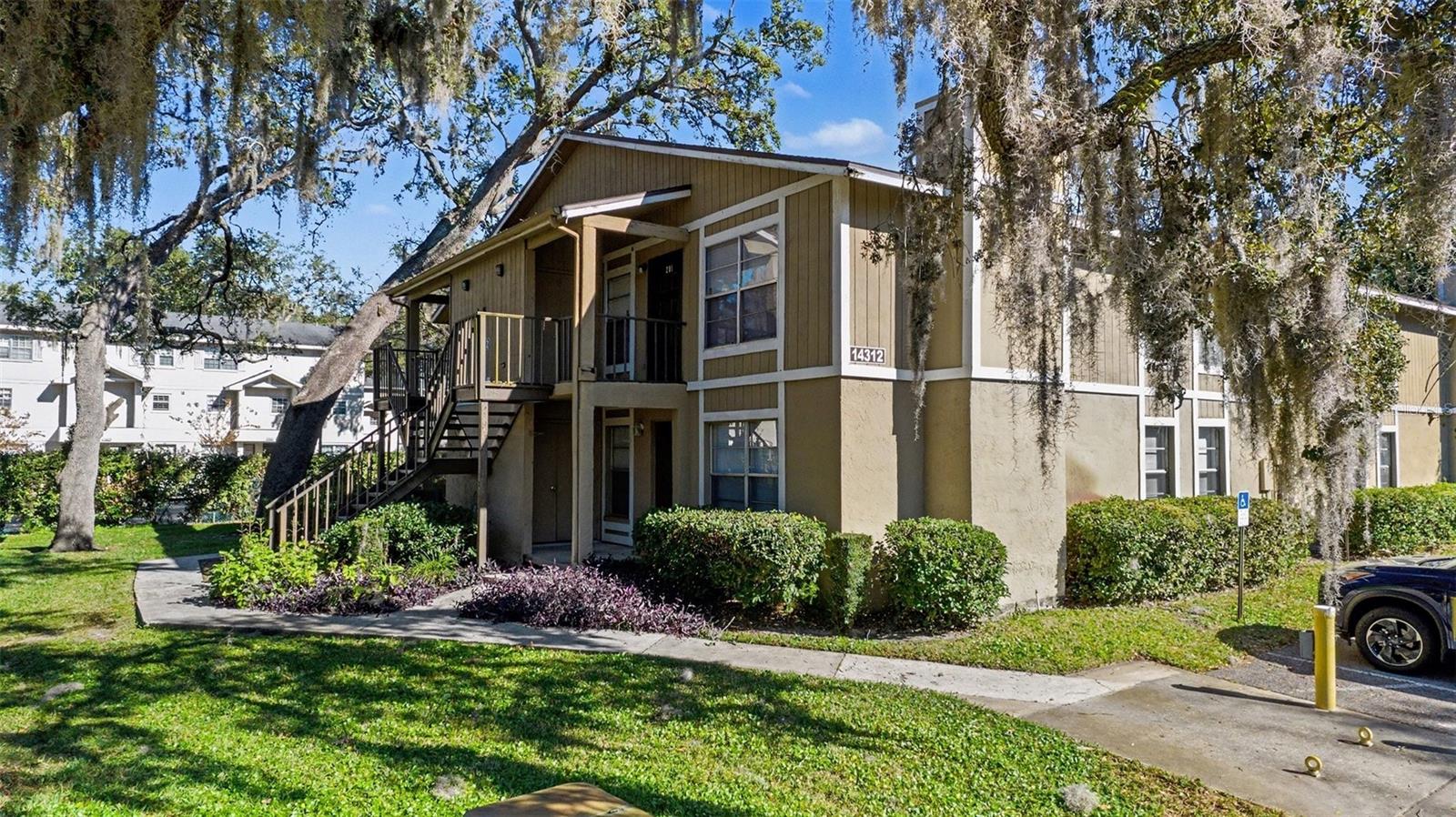 Image 32 of 32 For 14312 Hanging Moss Circle 101