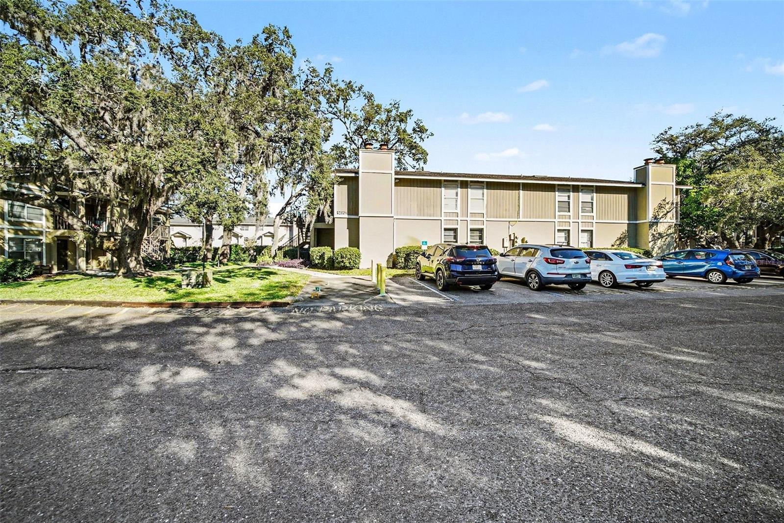 Image 4 of 32 For 14312 Hanging Moss Circle 101