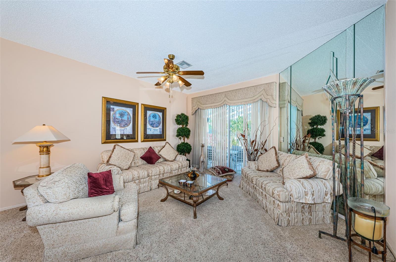 Image 15 of 65 For 2700 Jarvis Circle