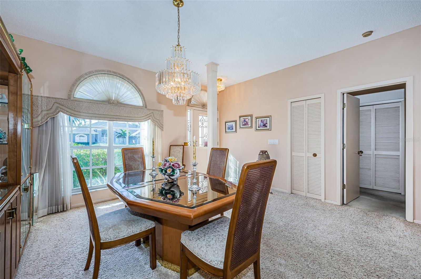 Image 18 of 65 For 2700 Jarvis Circle