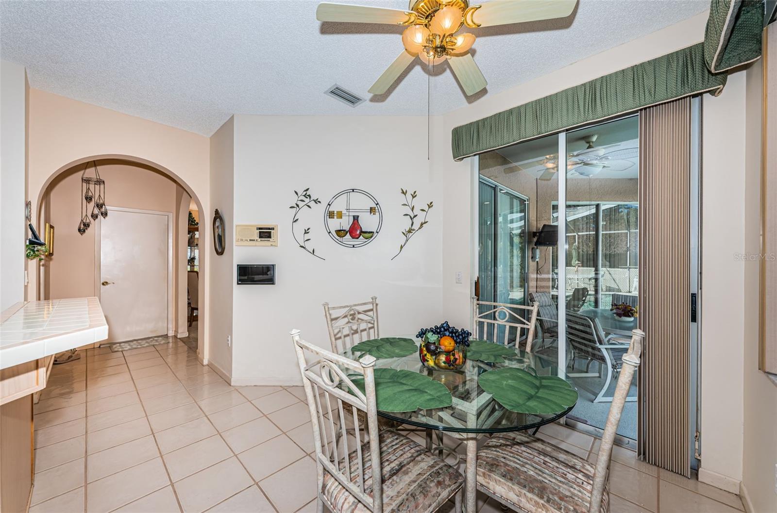 Image 26 of 65 For 2700 Jarvis Circle