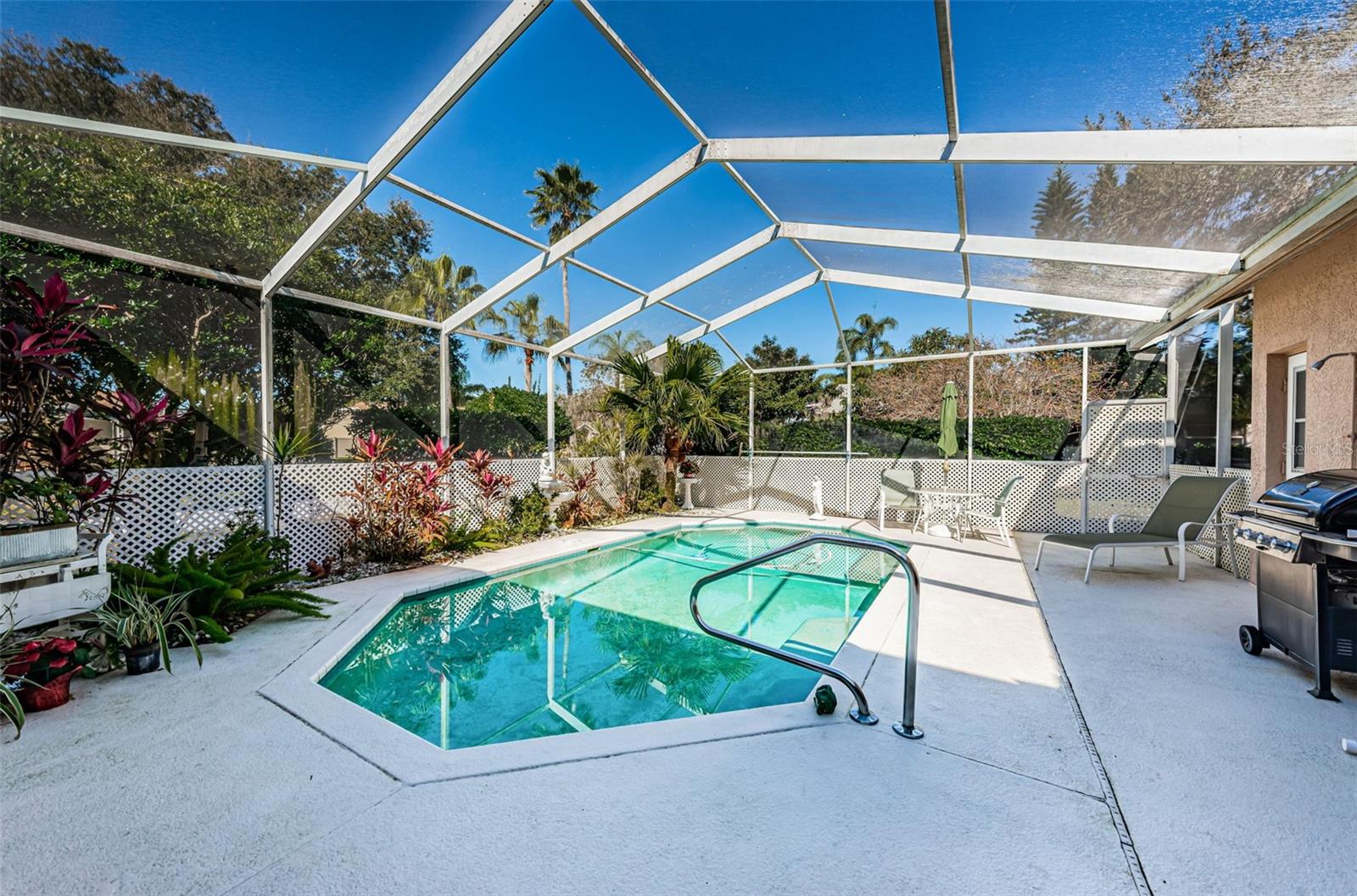 Image 46 of 65 For 2700 Jarvis Circle