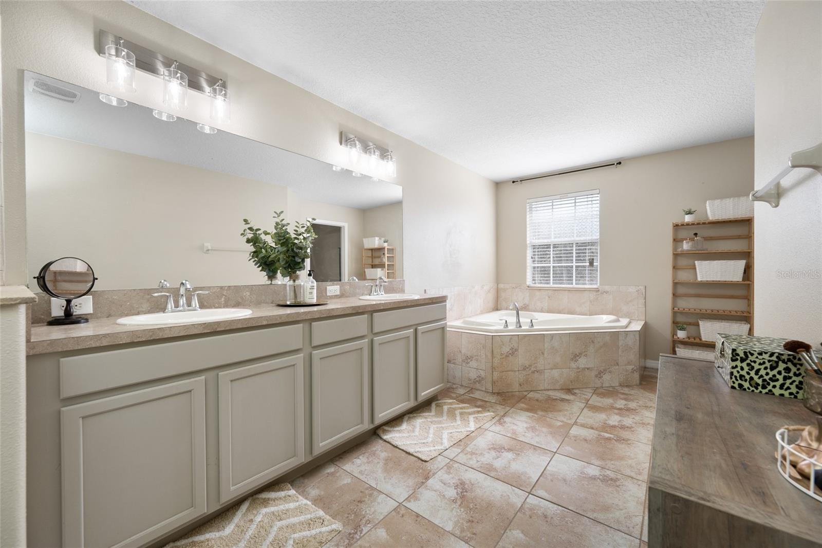 Image 30 of 57 For 10832 Carloway Hills Drive