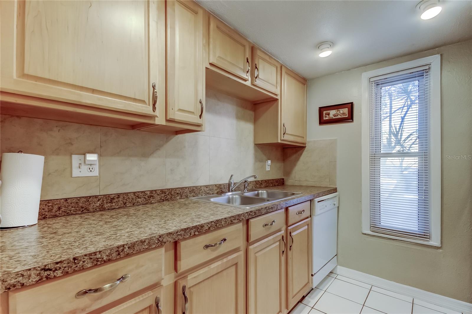 Listing photo id 9 for 3650 41st Way S A