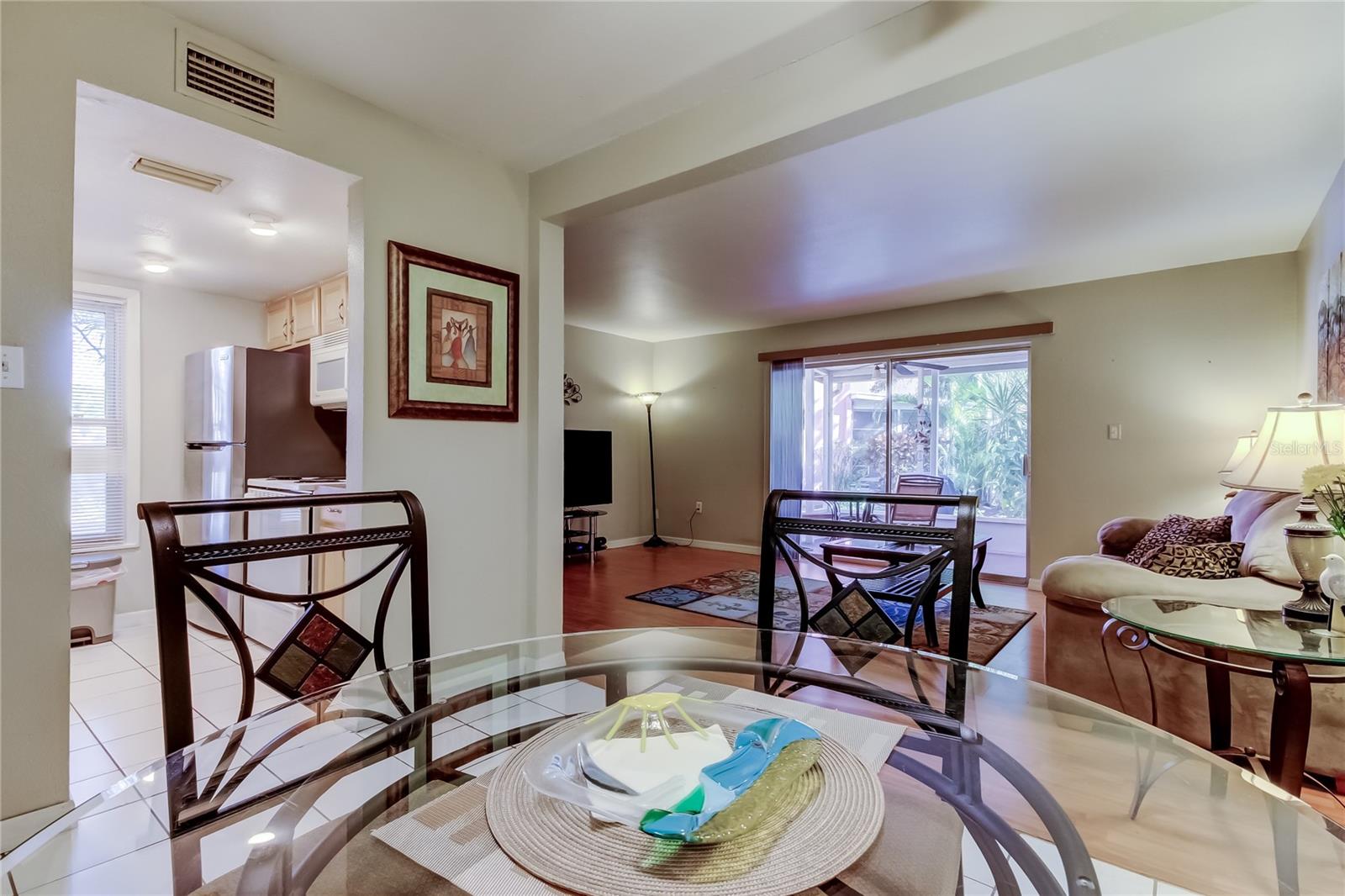 Listing photo id 11 for 3650 41st Way S A