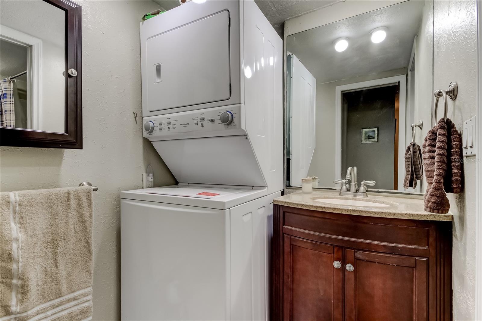 Listing photo id 17 for 3650 41st Way S A