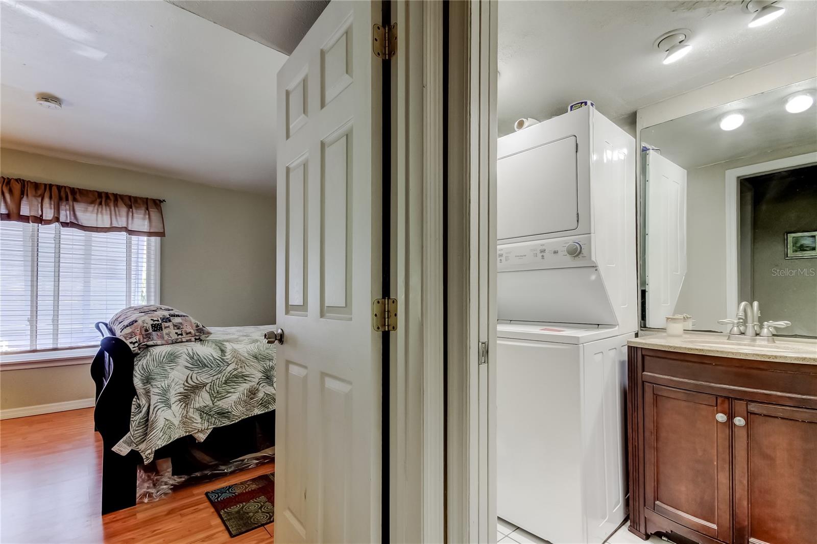 Listing photo id 18 for 3650 41st Way S A