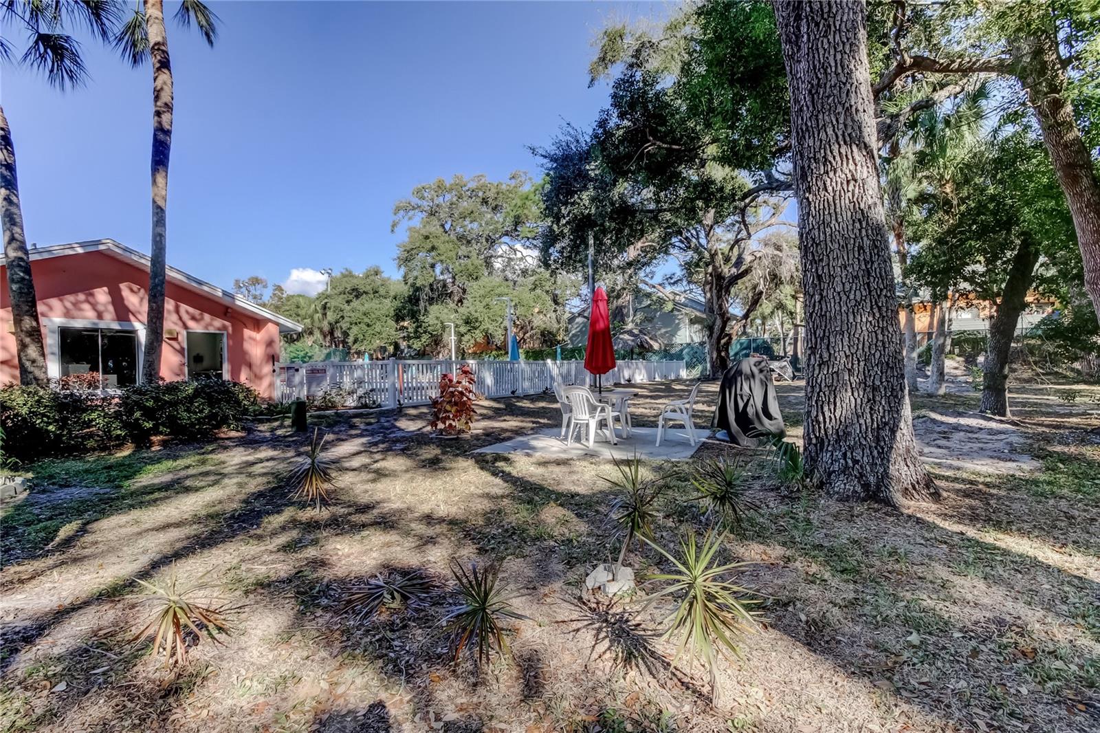 Listing photo id 28 for 3650 41st Way S A