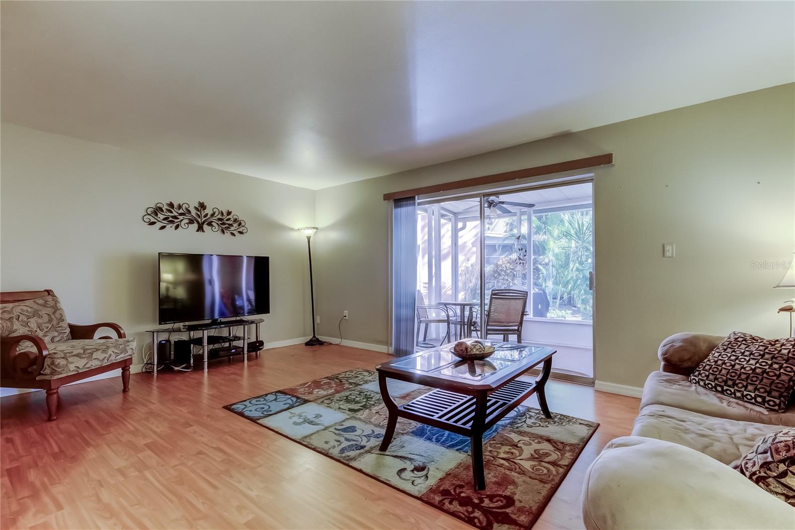 Listing photo id 4 for 3650 41st Way S A