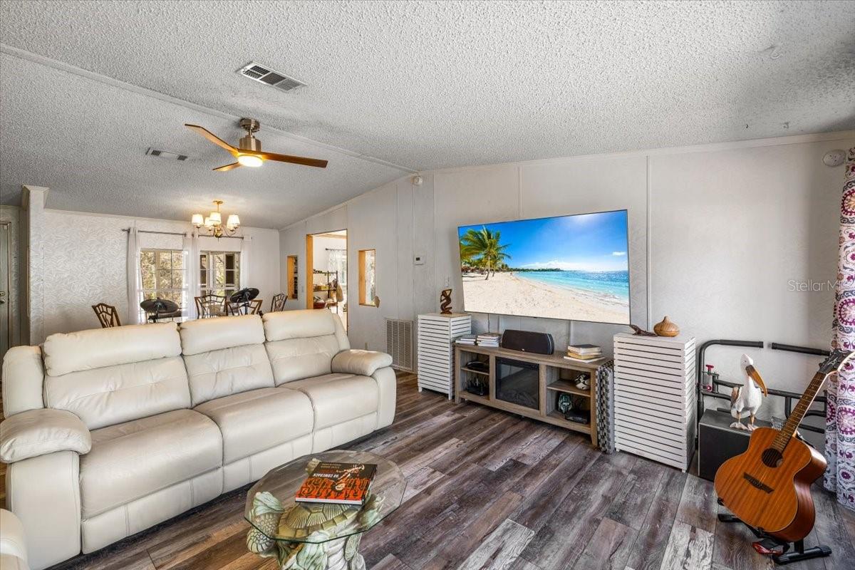 Image 11 of 40 For 13205 Star Road