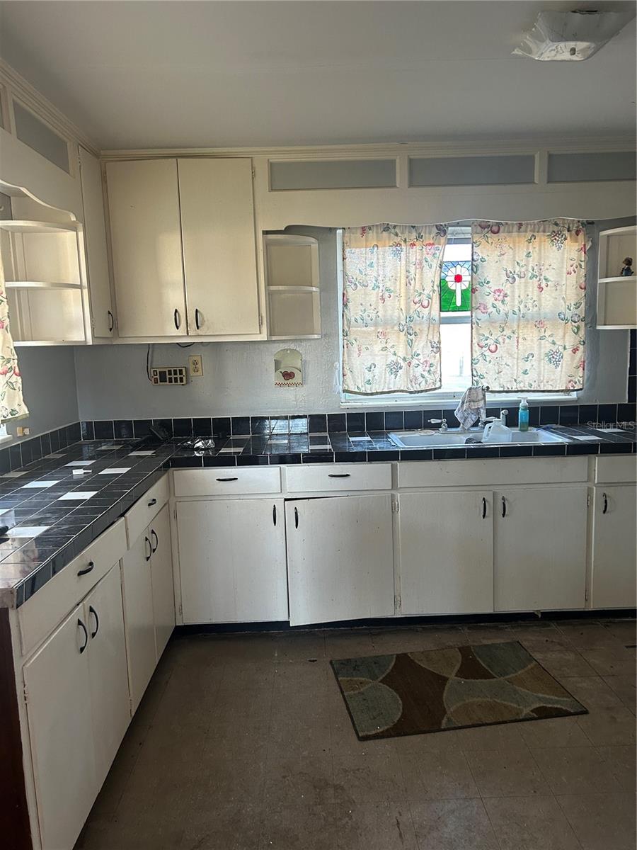 Image 7 of 10 For 1495 Coolidge Avenue