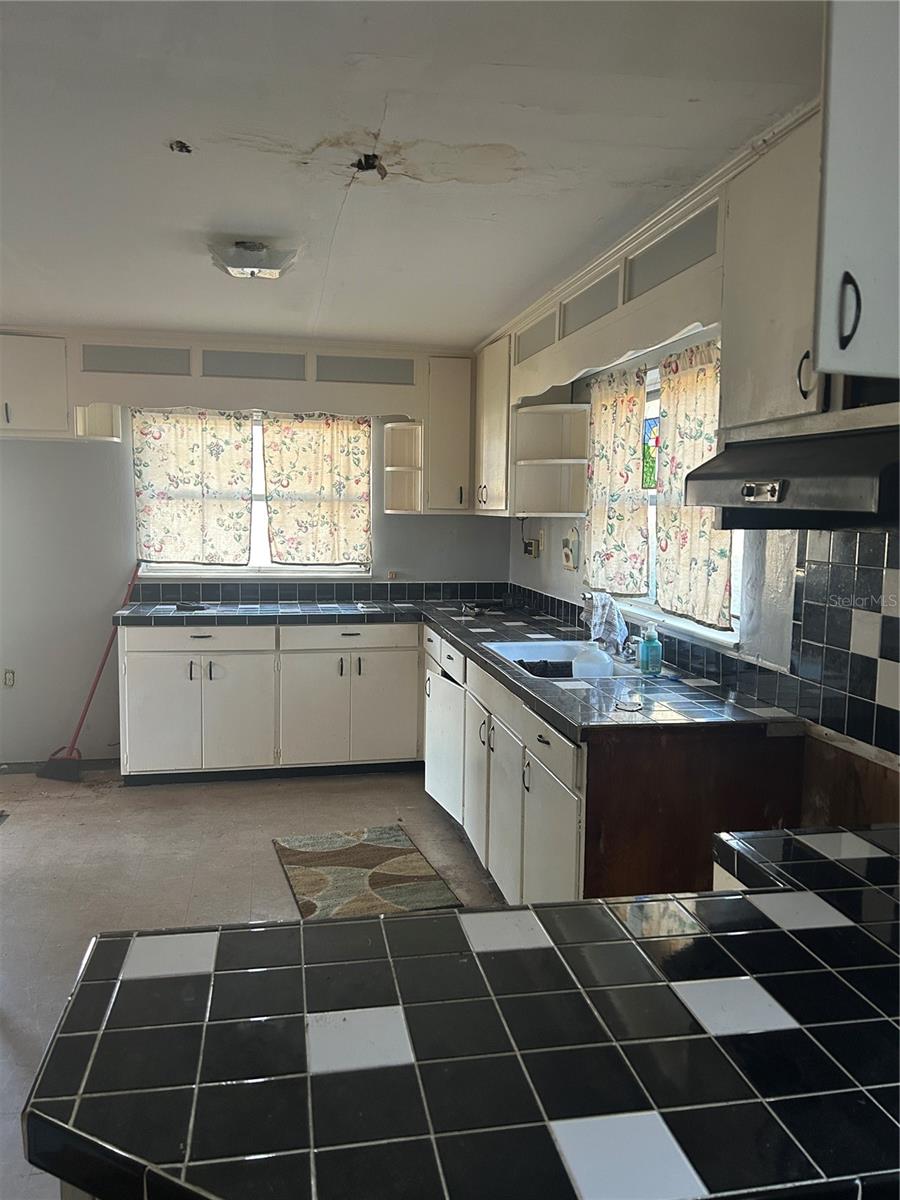 Image 8 of 10 For 1495 Coolidge Avenue