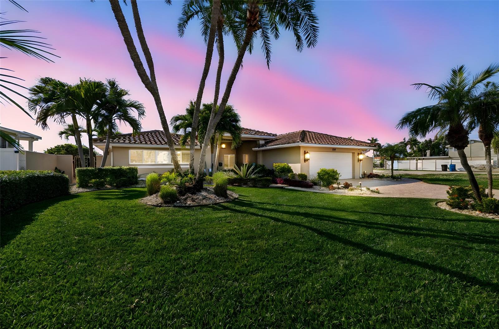 Image 15 of 48 For 7864 9th Avenue S