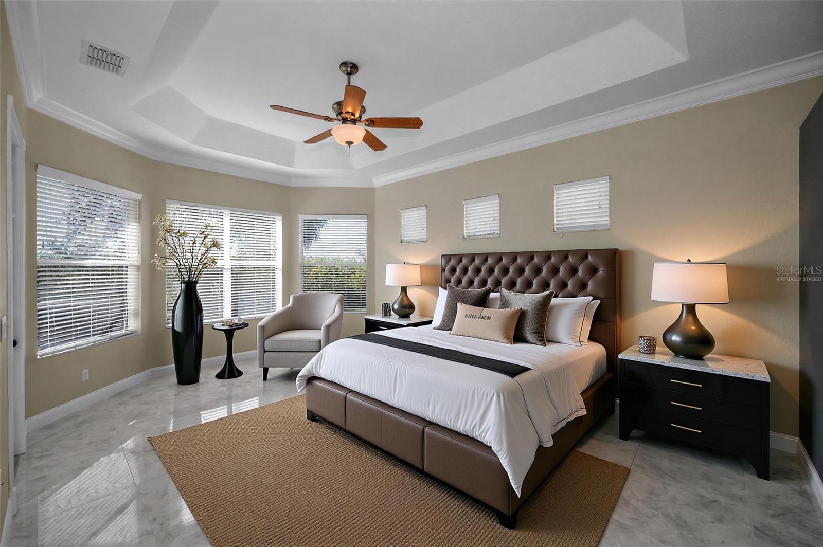 Image 18 of 75 For 10622 Cape Hatteras Drive