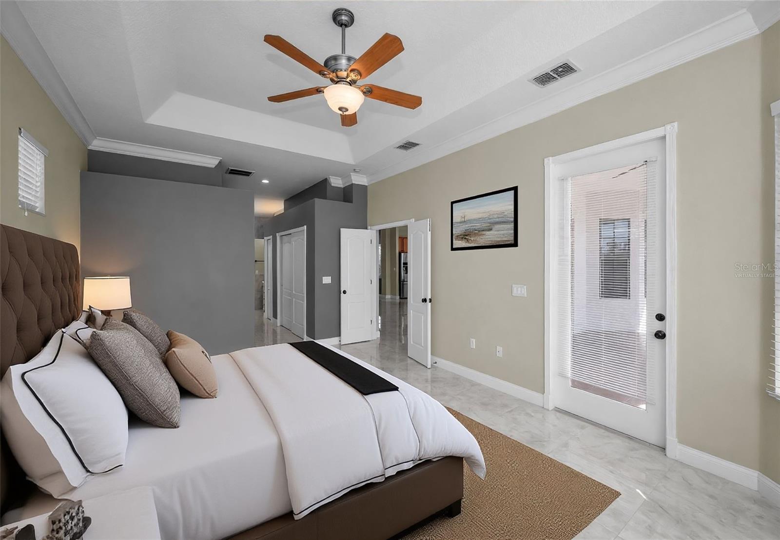 Image 19 of 75 For 10622 Cape Hatteras Drive