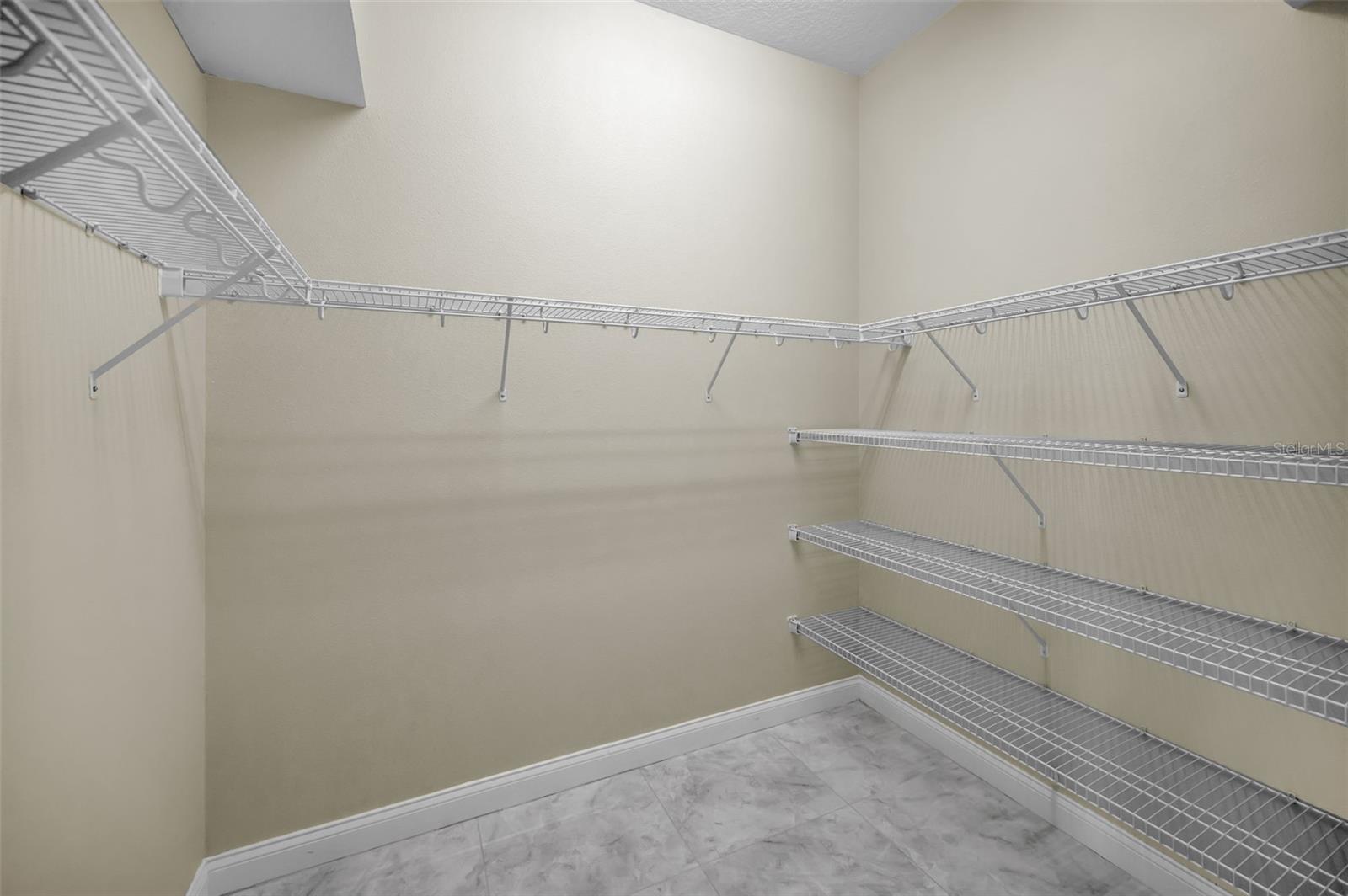 Image 22 of 75 For 10622 Cape Hatteras Drive