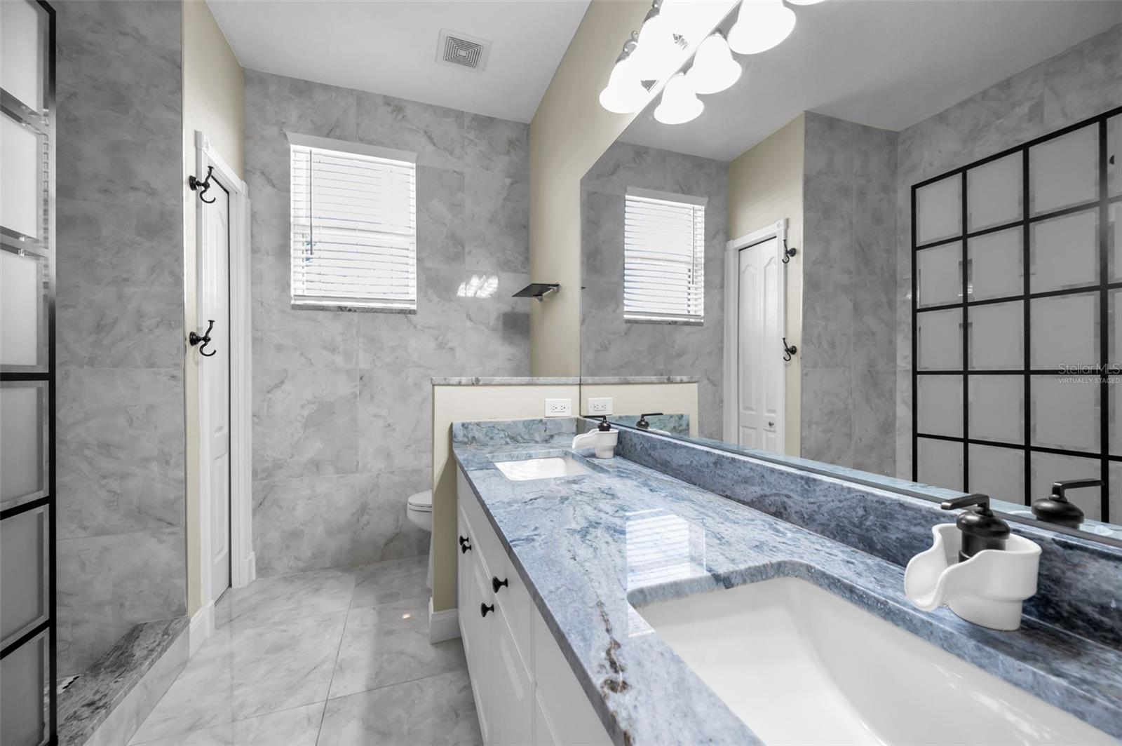 Image 29 of 75 For 10622 Cape Hatteras Drive