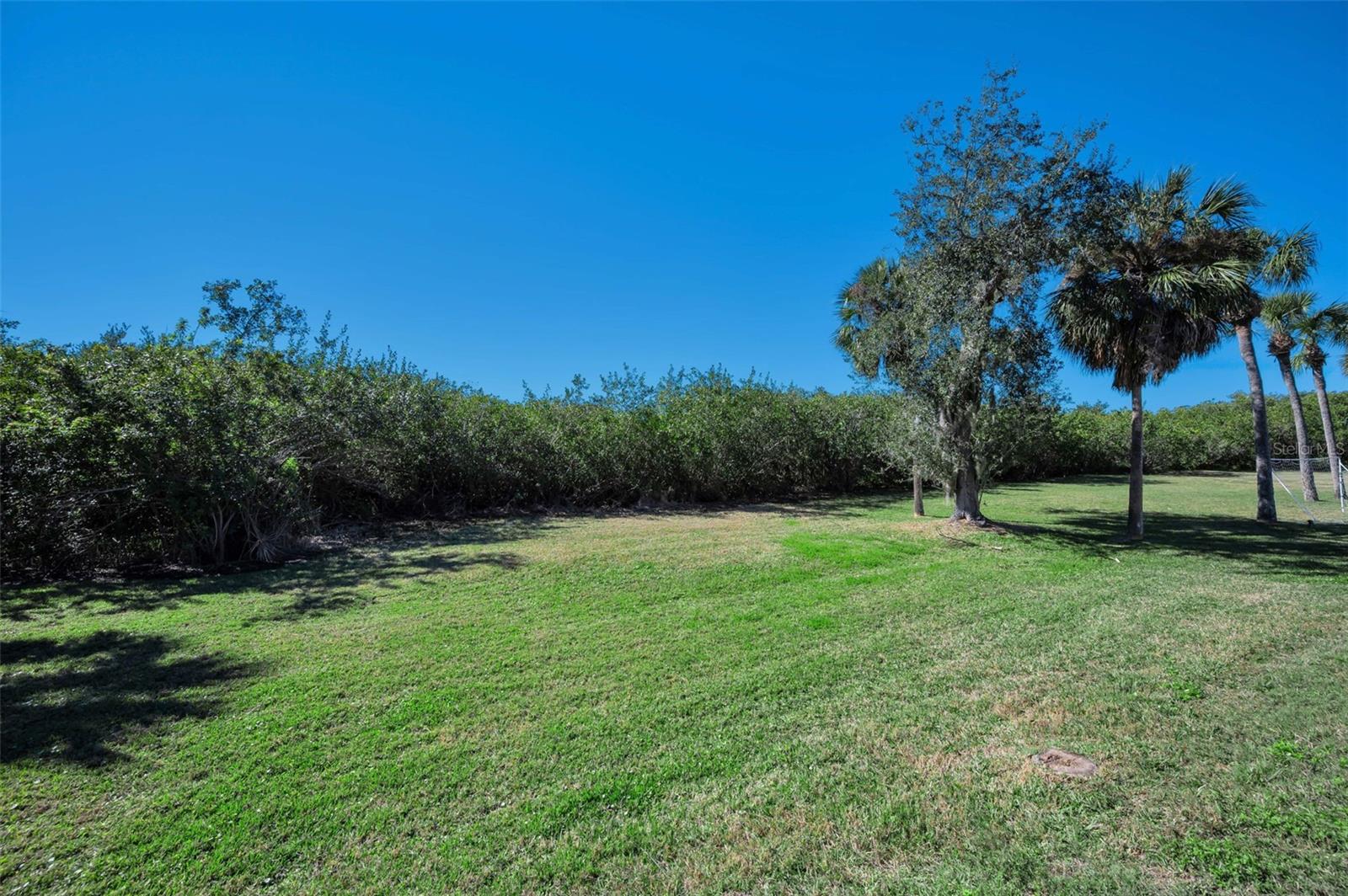 Image 37 of 75 For 10622 Cape Hatteras Drive