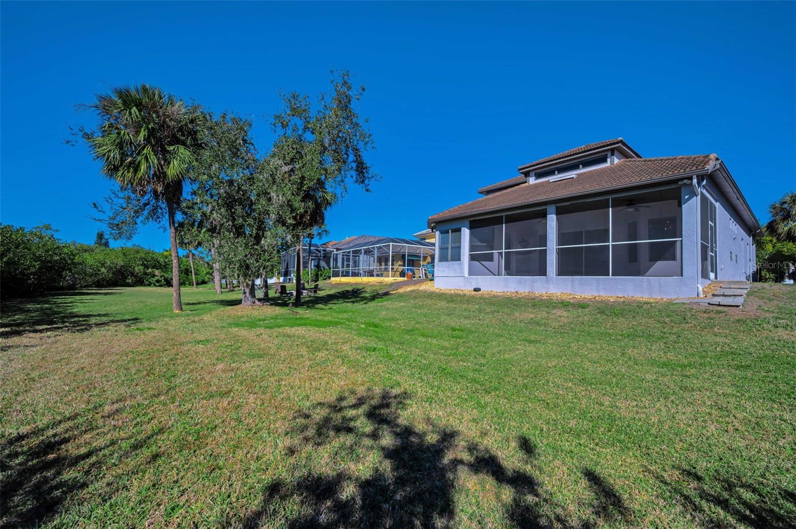 Image 39 of 75 For 10622 Cape Hatteras Drive