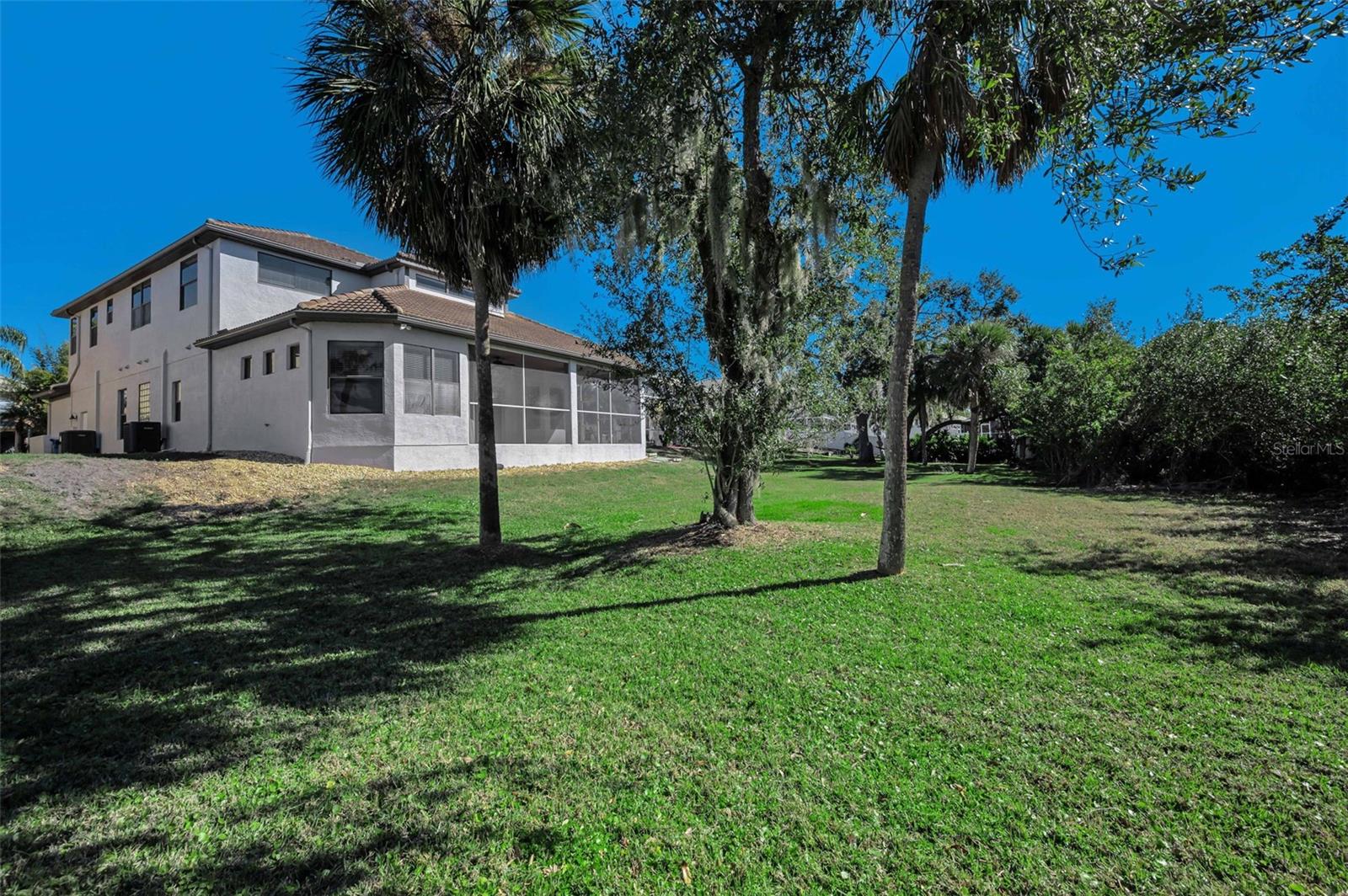 Image 41 of 75 For 10622 Cape Hatteras Drive